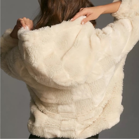 By Anthropologie Cropped Faux Fur Hooded Jacket NWT L - Picture 4 of 13